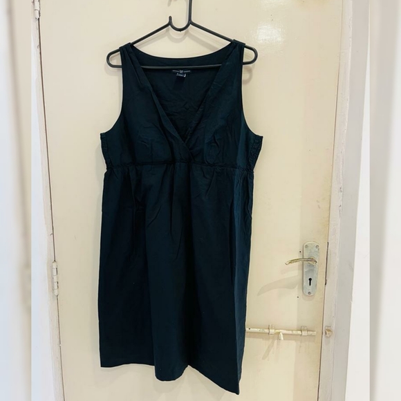 GAP black beautiful dress - Picture 2 of 10